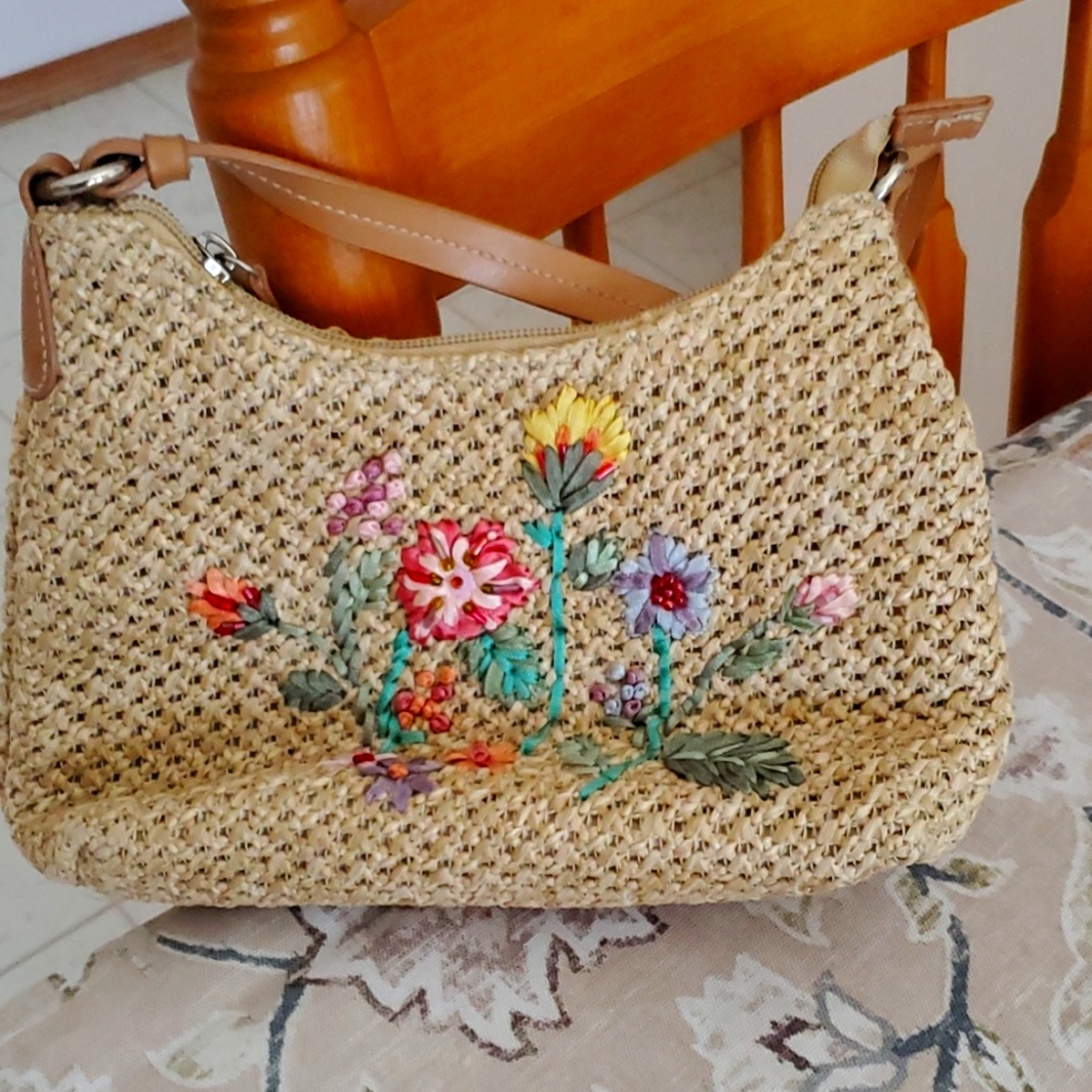 Floral woven purse